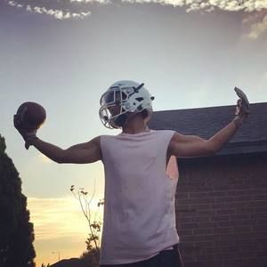 Meet your Posher, Leeoo